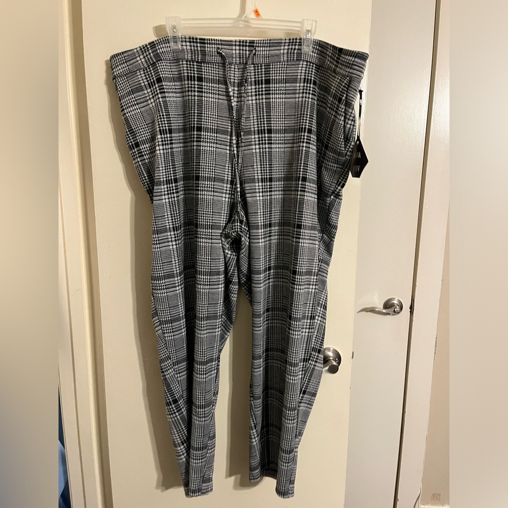 NEW 2x Ava & Viv Warm Winter Black & White Plaid Pants NWT Womens